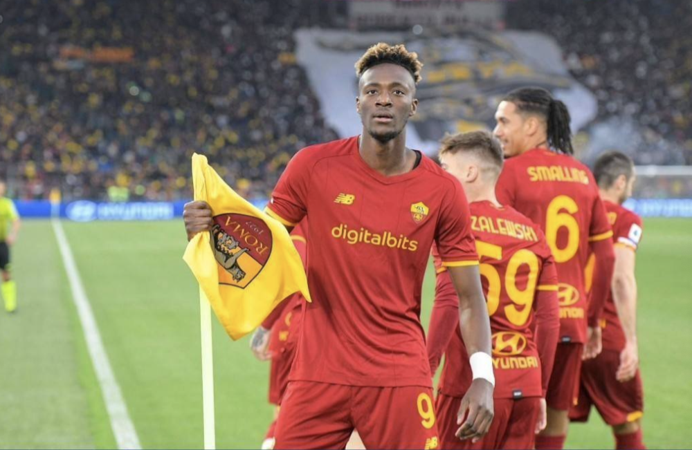 关于今晚罗马调整名单以备欧篮联，单刀错失环节打磨，更衣室稳定，年轻球员得到机会的信息